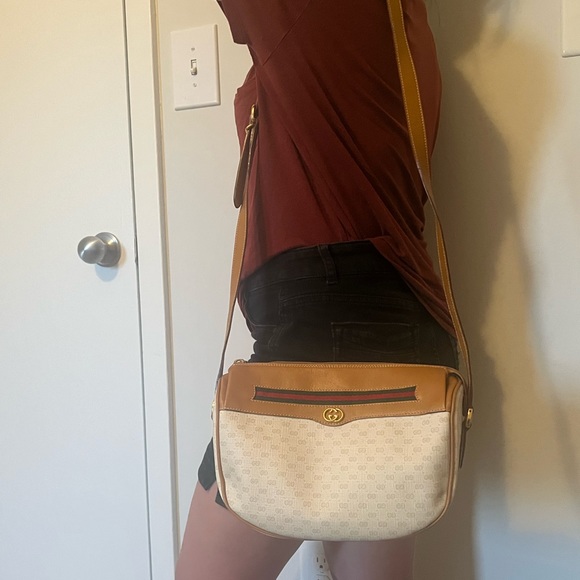 Gucci Sherry Line Shoulder Bag - Picture 16 of 17